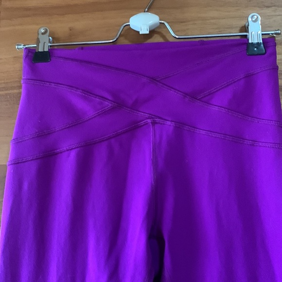 Lululemon Free Flow Tight *Full-On - Picture 3 of 10